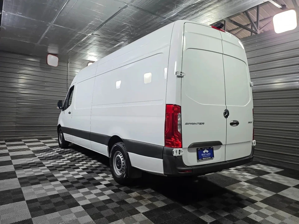 2023 Mercedes-Benz VS30 Sprinter - Image 7 of 12