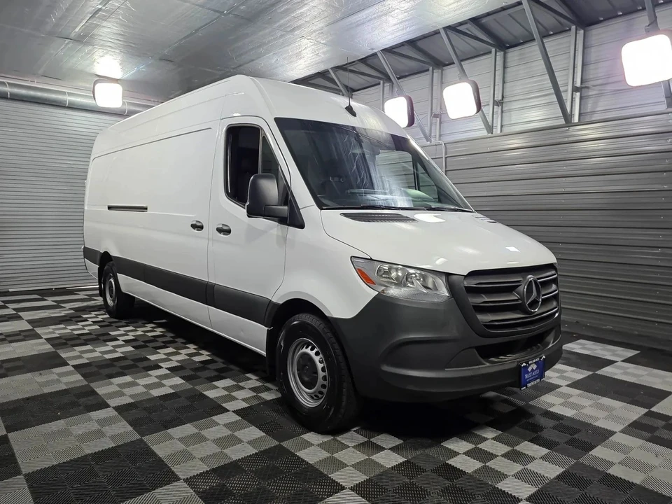2023 Mercedes-Benz VS30 Sprinter - Image 4 of 12
