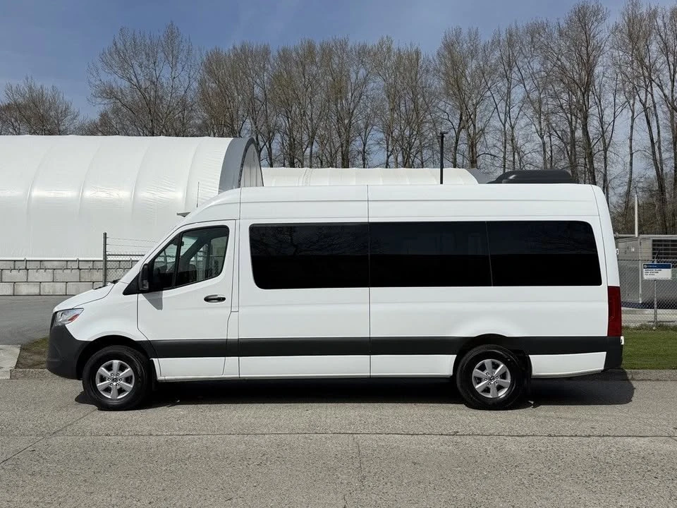 2023 Mercedes-Benz VS30 Sprinter - Image 2 of 20