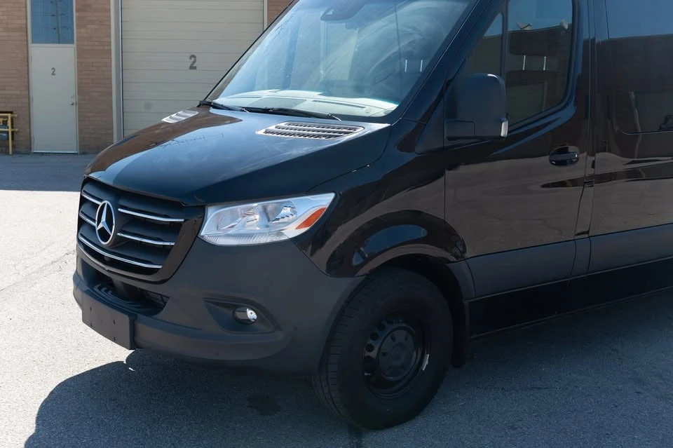 2023 Mercedes-Benz VS30 Sprinter - Image 2 of 20