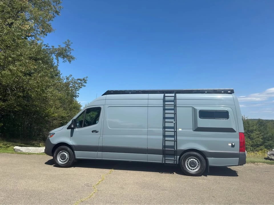 2023 Mercedes-Benz VS30 Sprinter - Image 2 of 2