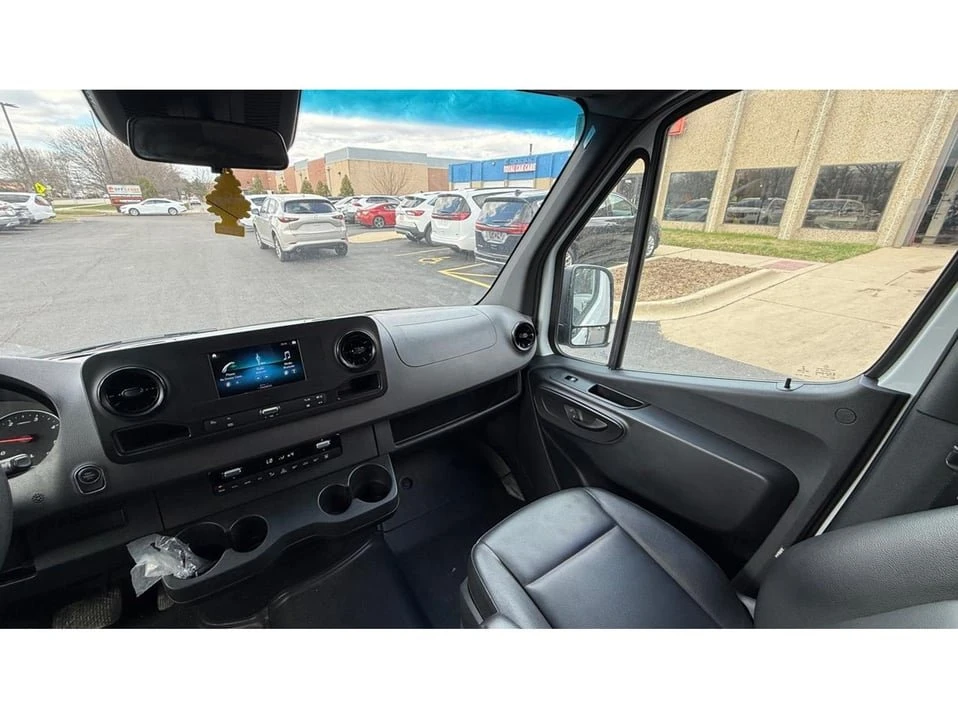 2023 Mercedes-Benz VS30 Sprinter - Image 17 of 20