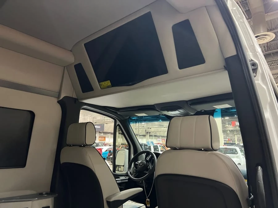 2023 Mercedes-Benz VS30 Sprinter - Image 4 of 4