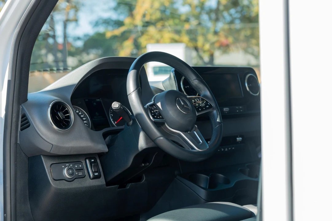 2023 Mercedes-Benz VS30 Sprinter - Image 19 of 21