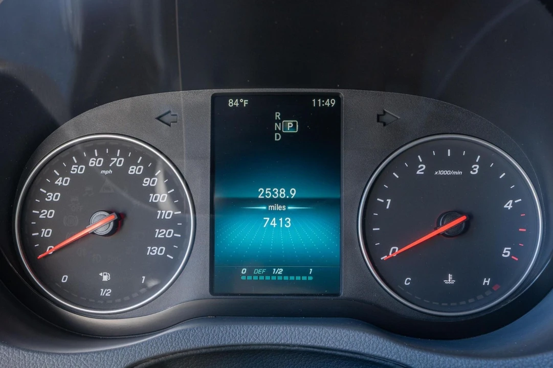 2023 Mercedes-Benz VS30 Sprinter - Image 5 of 21