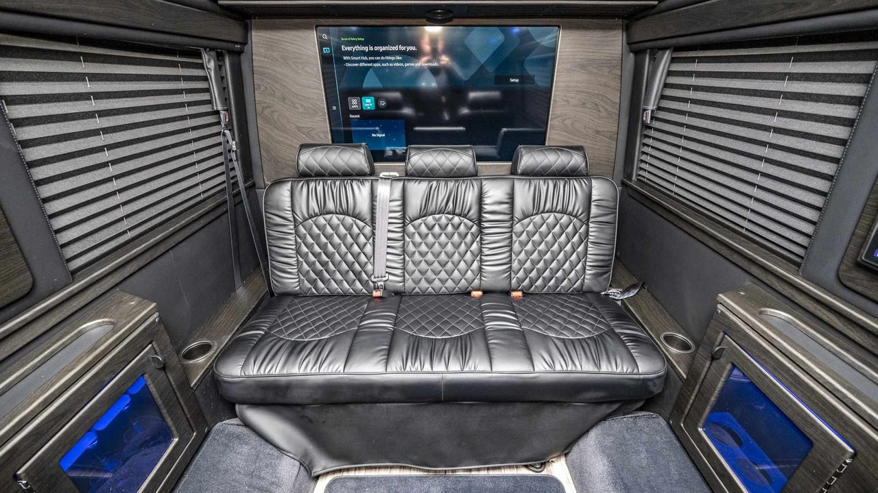 2023 Mercedes-Benz VS30 Sprinter - Image 13 of 19