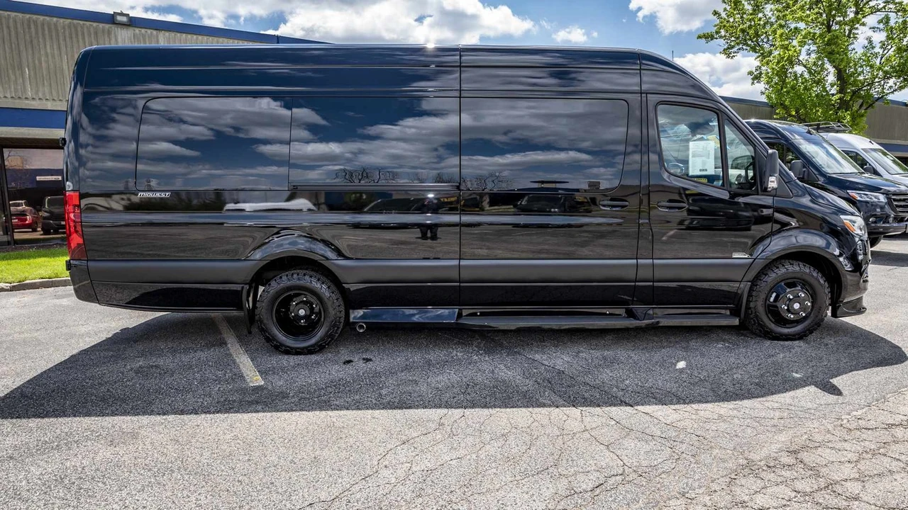 2023 Mercedes-Benz VS30 Sprinter - Image 7 of 19