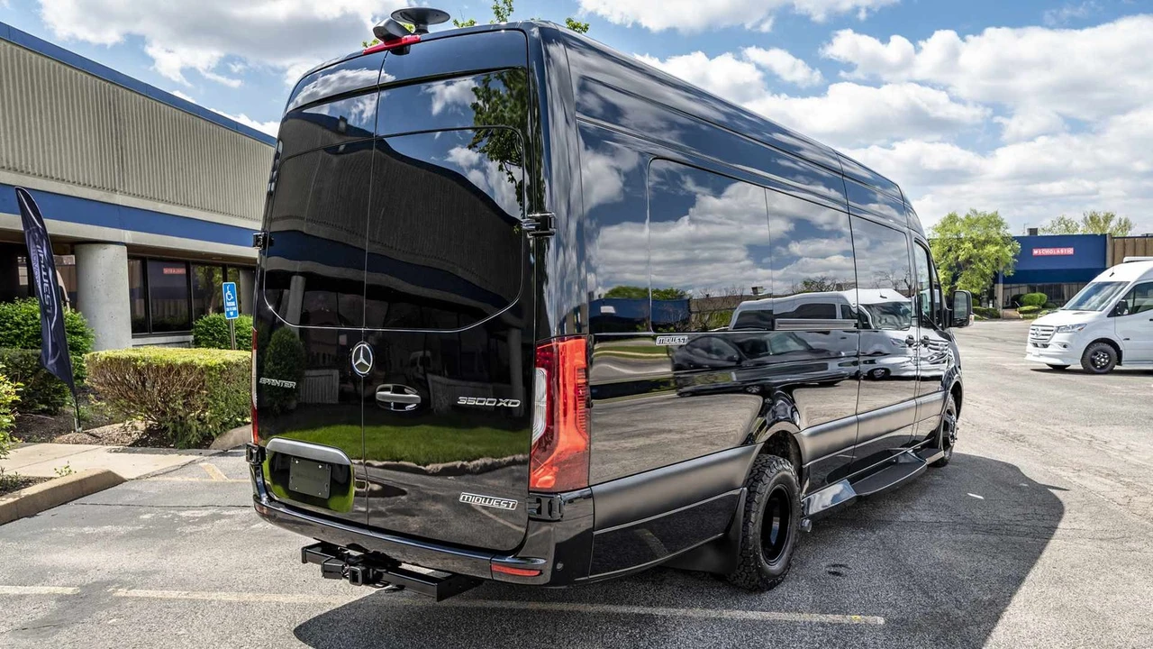 2023 Mercedes-Benz VS30 Sprinter - Image 6 of 19