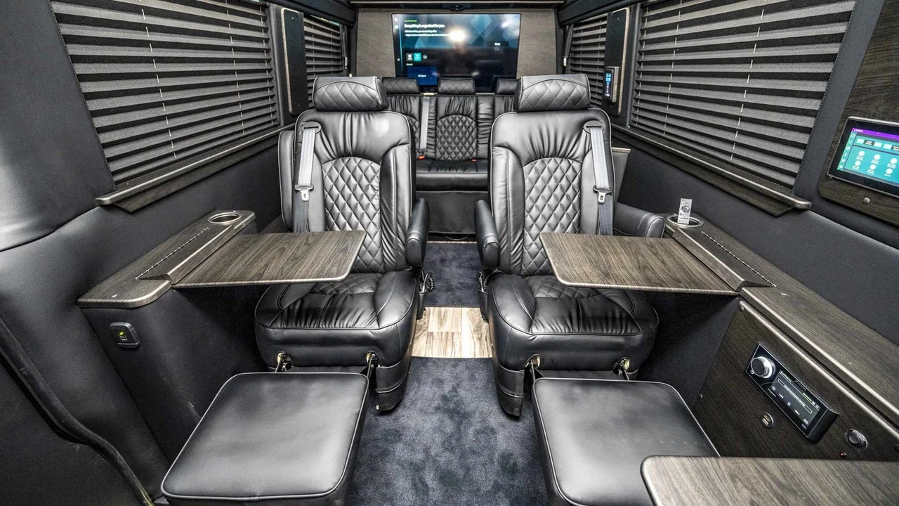 2023 Mercedes-Benz VS30 Sprinter - Image 12 of 19