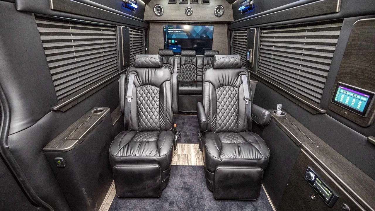 2023 Mercedes-Benz VS30 Sprinter - Image 11 of 19