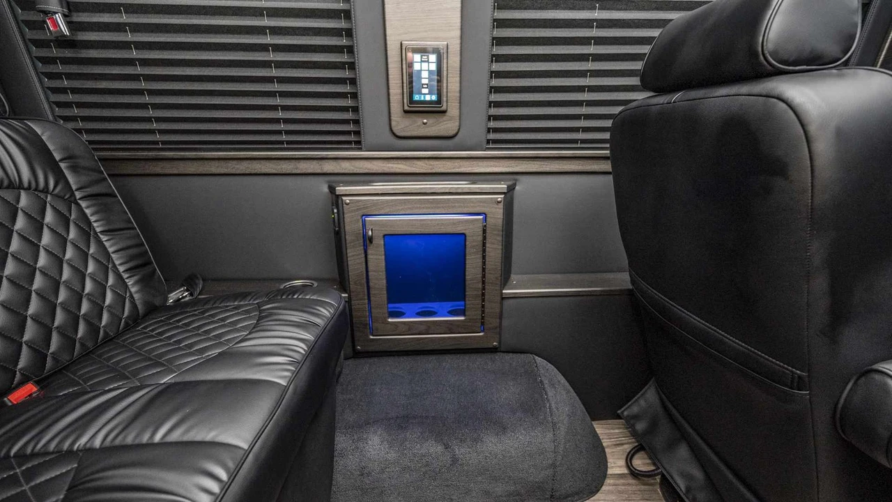 2023 Mercedes-Benz VS30 Sprinter - Image 14 of 19