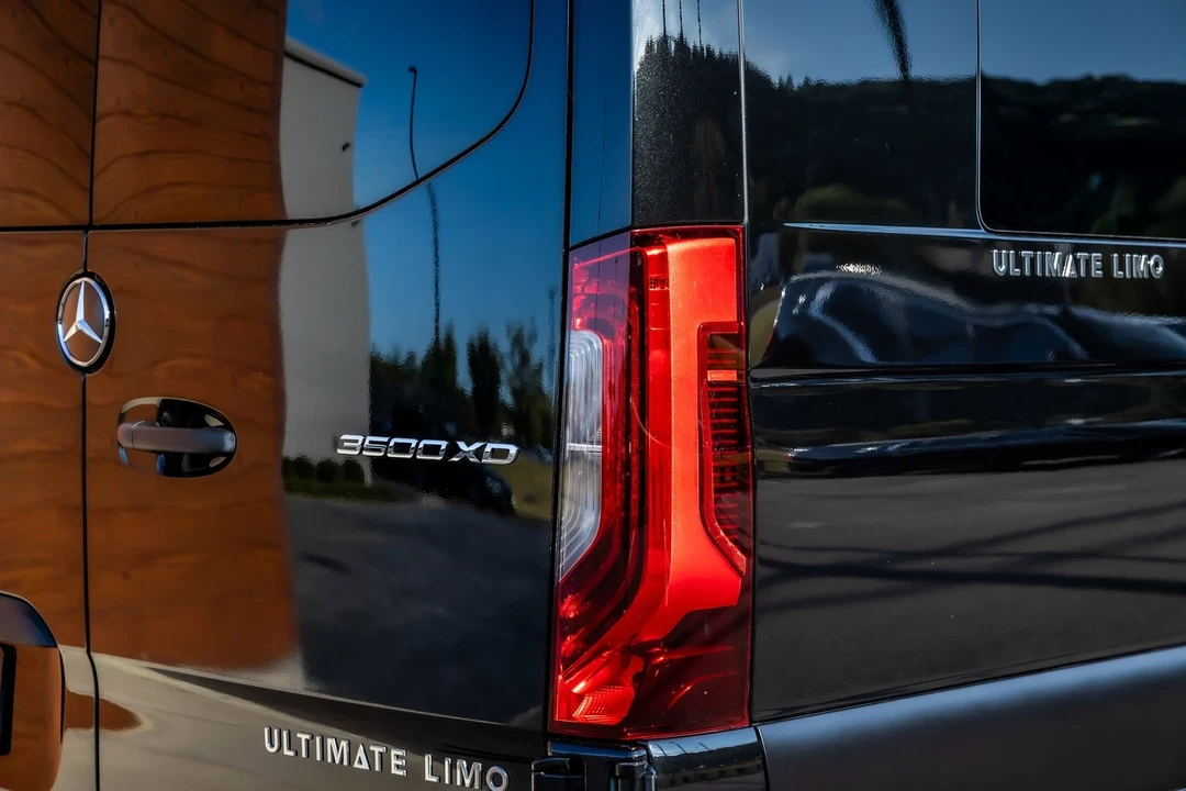 2023 Mercedes-Benz VS30 Sprinter - Image 18 of 21