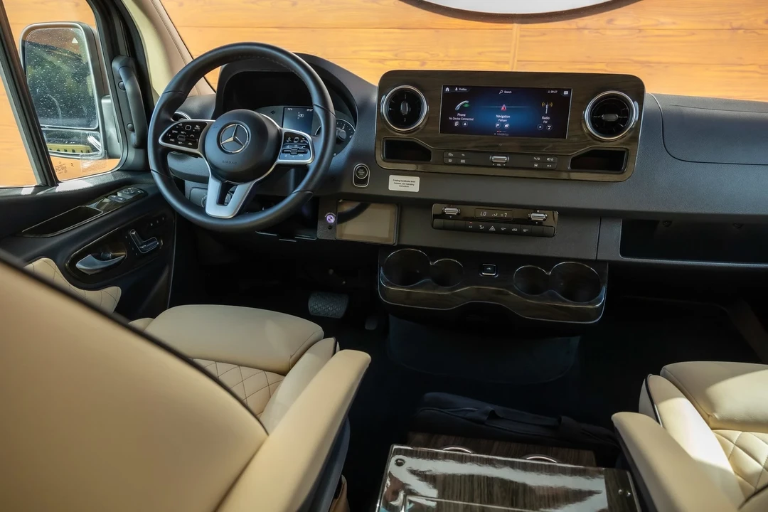 2023 Mercedes-Benz VS30 Sprinter - Image 7 of 21