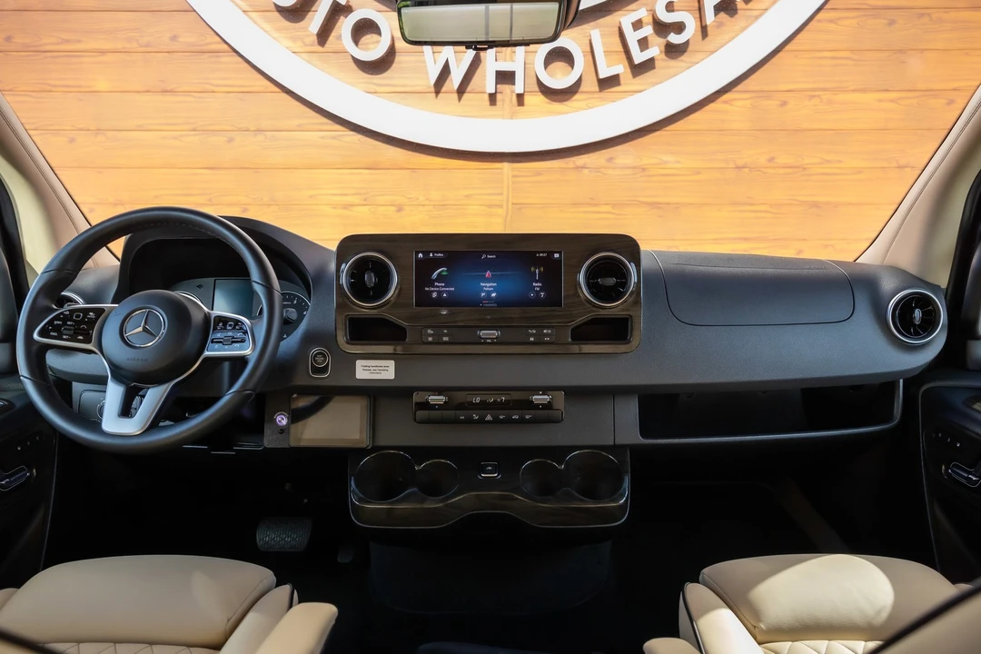 2023 Mercedes-Benz VS30 Sprinter - Image 2 of 12