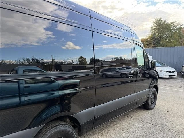 2023 Mercedes-Benz VS30 Sprinter - Image 16 of 21