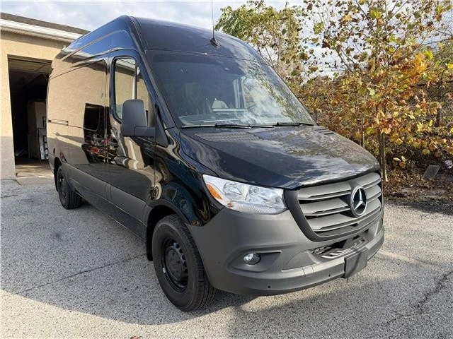 2023 Mercedes-Benz VS30 Sprinter - Image 2 of 21