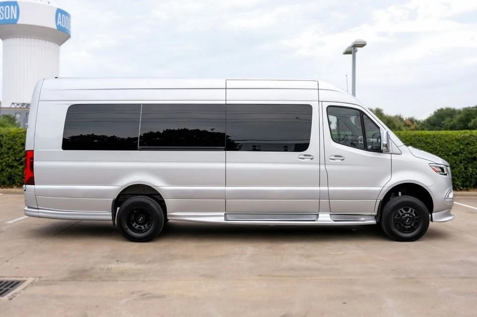 2023 Mercedes-Benz VS30 Sprinter - Image 2 of 20