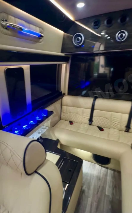 2023 Mercedes-Benz VS30 Sprinter - Image 13 of 20