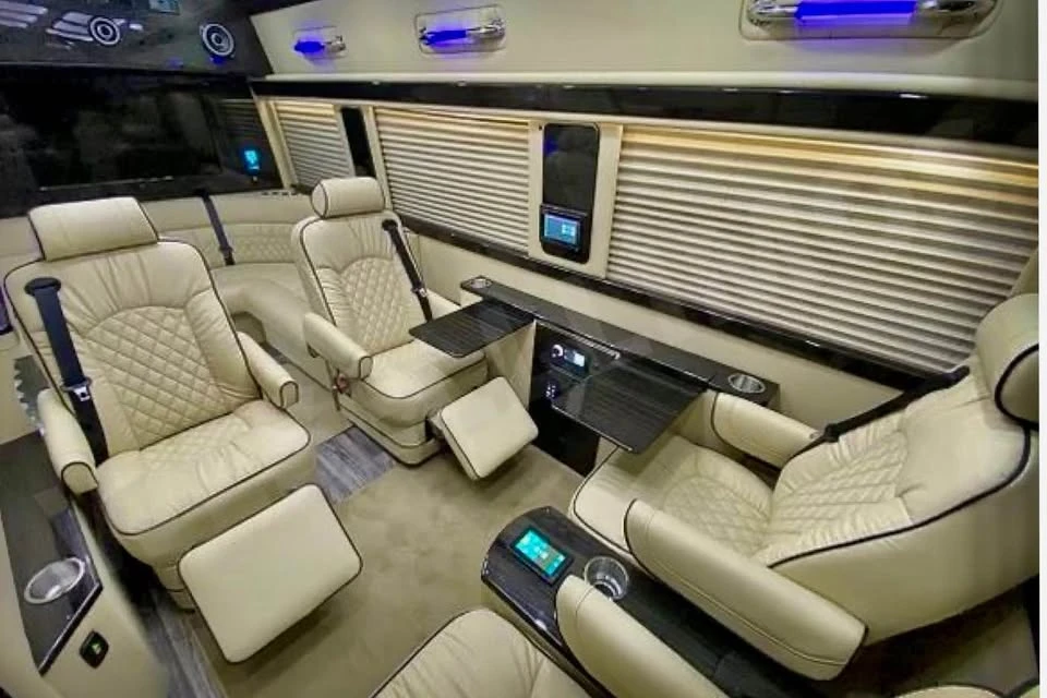 2023 Mercedes-Benz VS30 Sprinter - Image 8 of 20