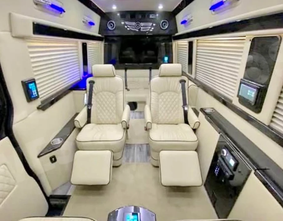 2023 Mercedes-Benz VS30 Sprinter - Image 9 of 20