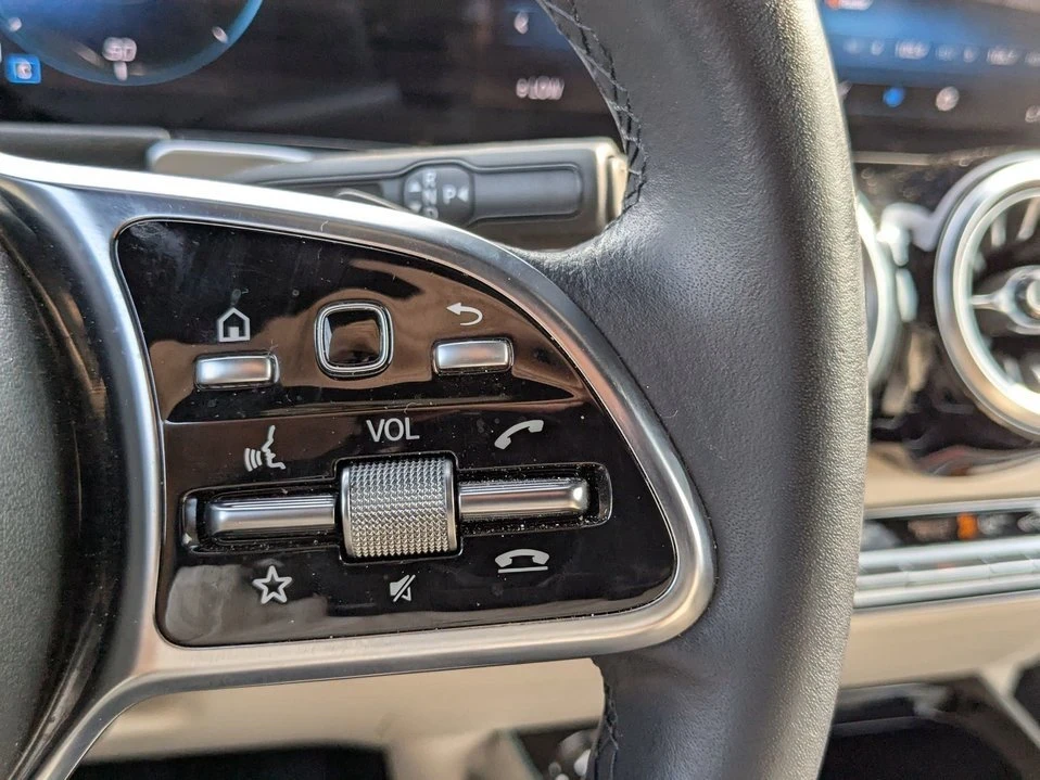 2023 Mercedes-Benz EQB - Image 16 of 20
