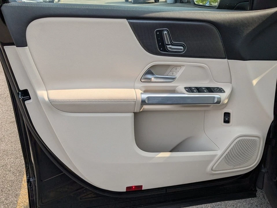 2023 Mercedes-Benz EQB - Image 13 of 20