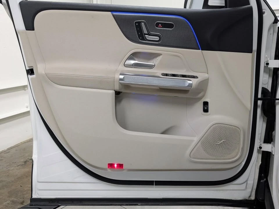 2023 Mercedes-Benz EQB - Image 13 of 20