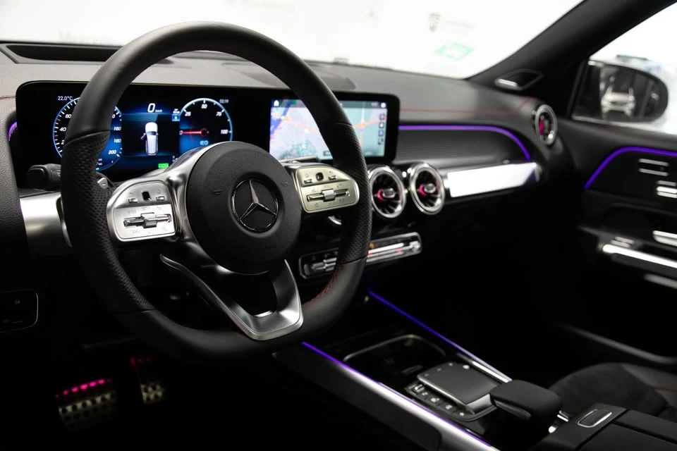 2023 Mercedes-Benz EQB - Image 12 of 20