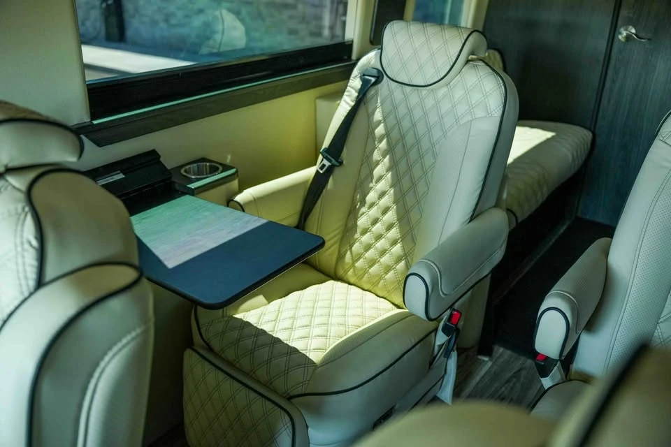 2023 Mercedes-Benz VS30 Sprinter - Image 8 of 11