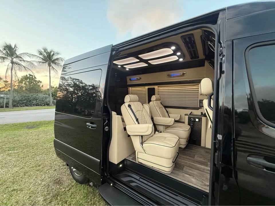 2023 Mercedes-Benz VS30 Sprinter - Image 12 of 19