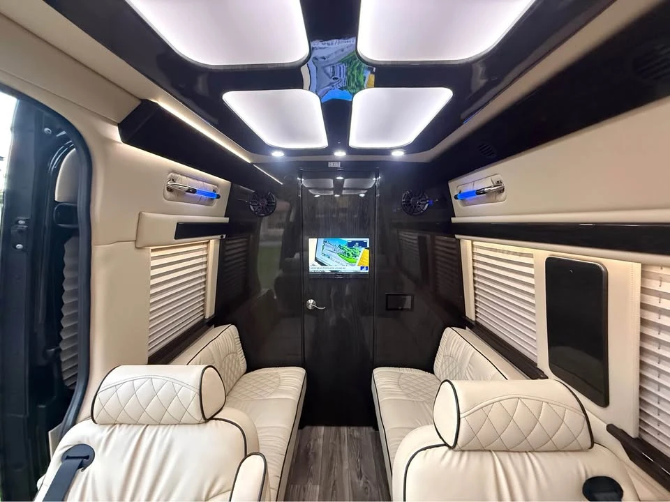 2023 Mercedes-Benz VS30 Sprinter - Image 14 of 19