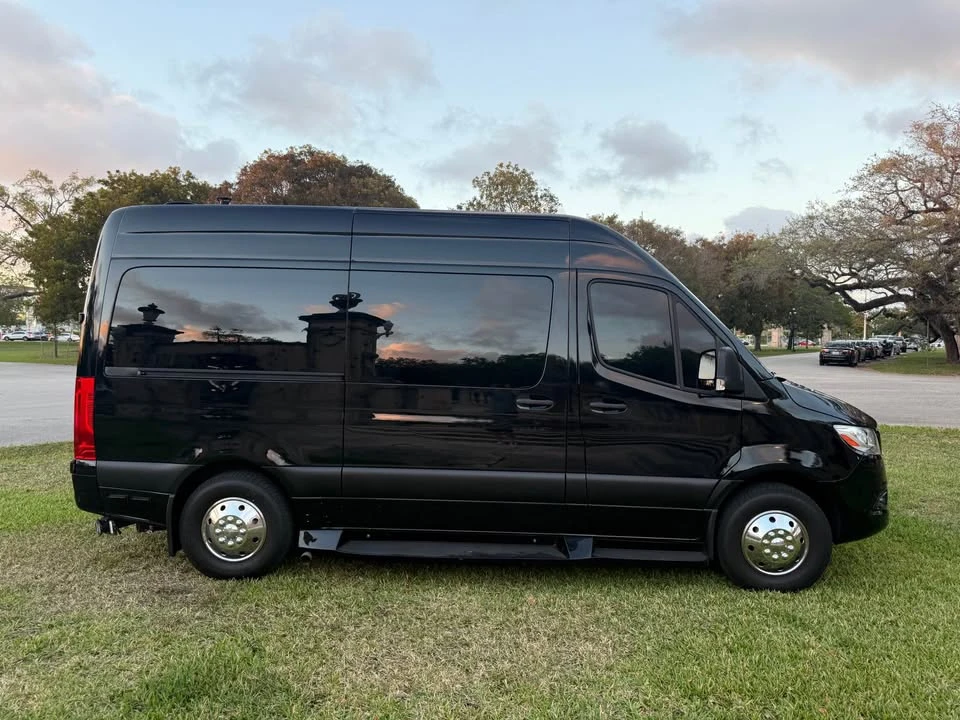 2023 Mercedes-Benz VS30 Sprinter - Image 5 of 19