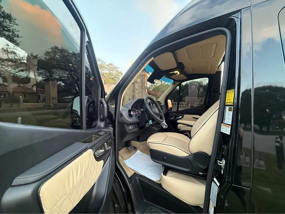 2023 Mercedes-Benz VS30 Sprinter - Image 7 of 19