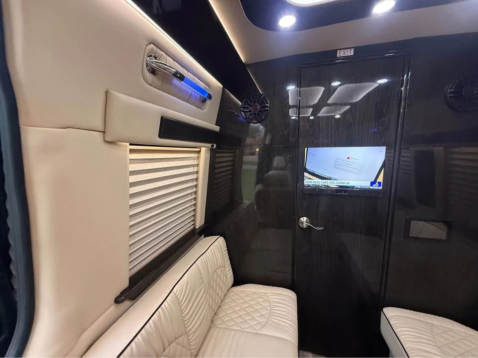 2023 Mercedes-Benz VS30 Sprinter - Image 15 of 19