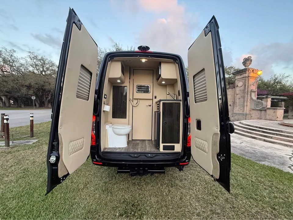 2023 Mercedes-Benz VS30 Sprinter - Image 17 of 19