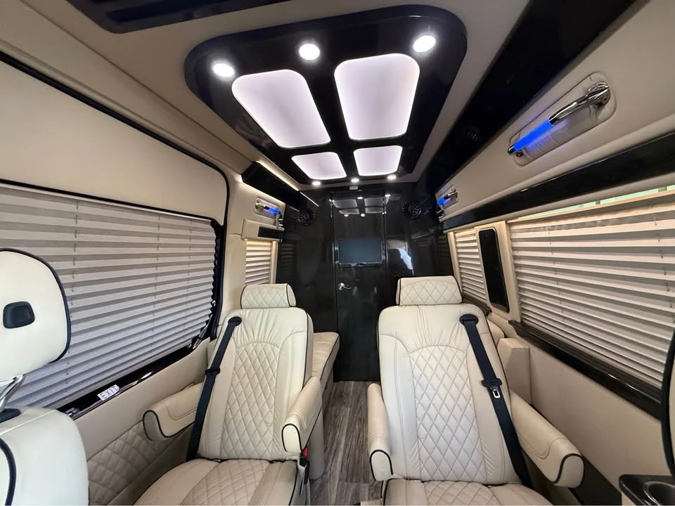 2023 Mercedes-Benz VS30 Sprinter - Image 7 of 19