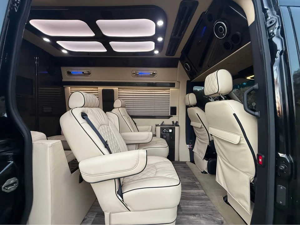 2023 Mercedes-Benz VS30 Sprinter - Image 10 of 19