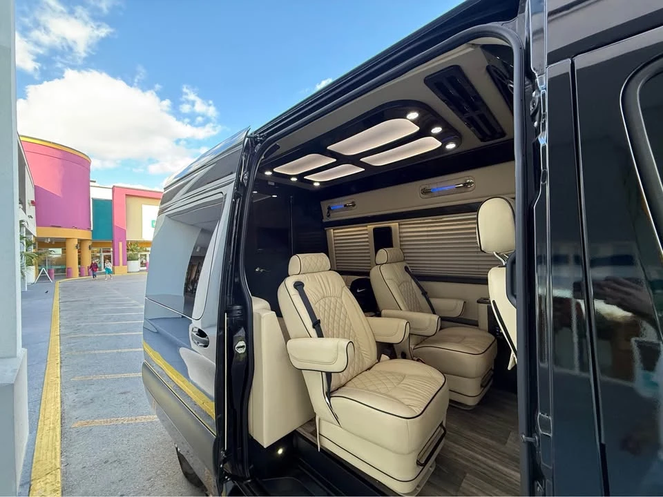 2023 Mercedes-Benz VS30 Sprinter - Image 6 of 19