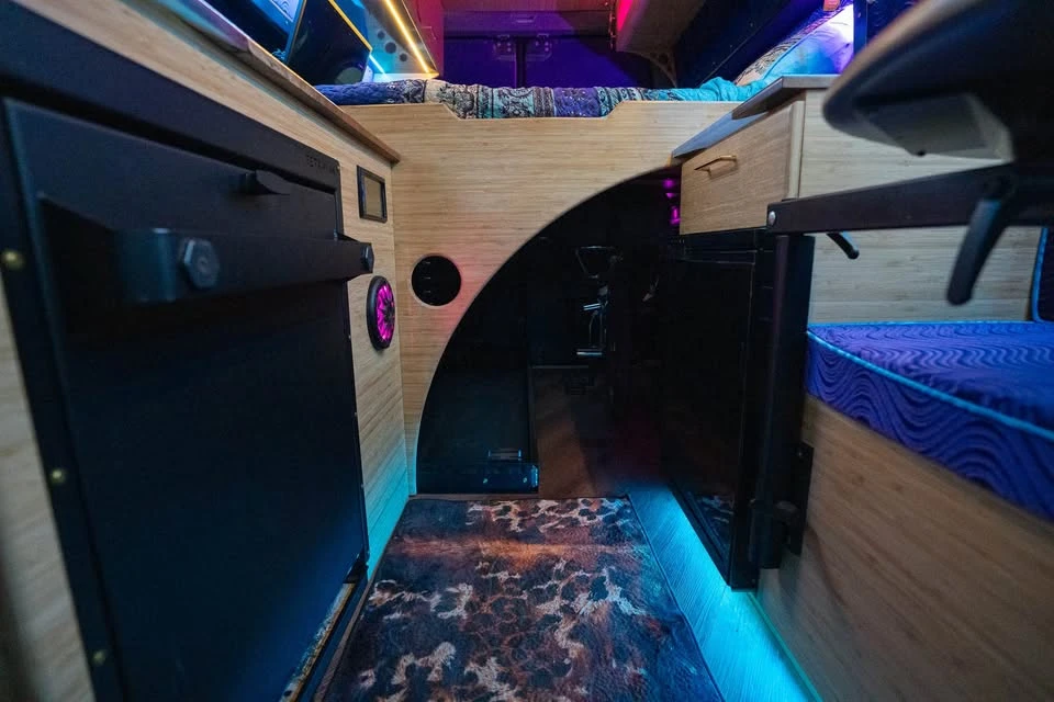 2023 Mercedes-Benz VS30 Sprinter - Image 16 of 20
