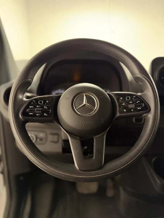 2023 Mercedes-Benz VS30 Sprinter - Image 8 of 18