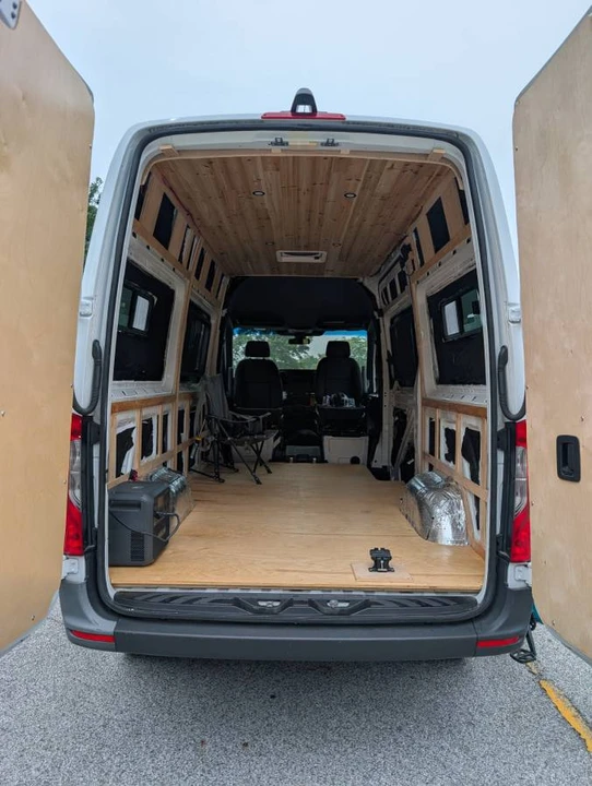 2023 Mercedes-Benz VS30 Sprinter - Image 8 of 11