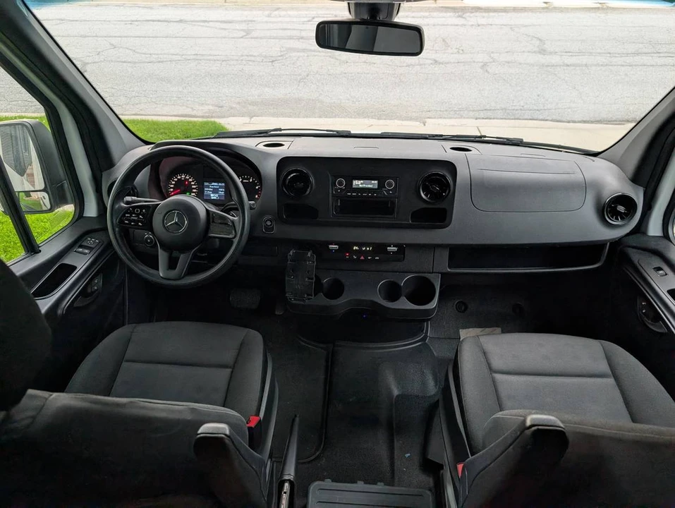 2023 Mercedes-Benz VS30 Sprinter - Image 4 of 11