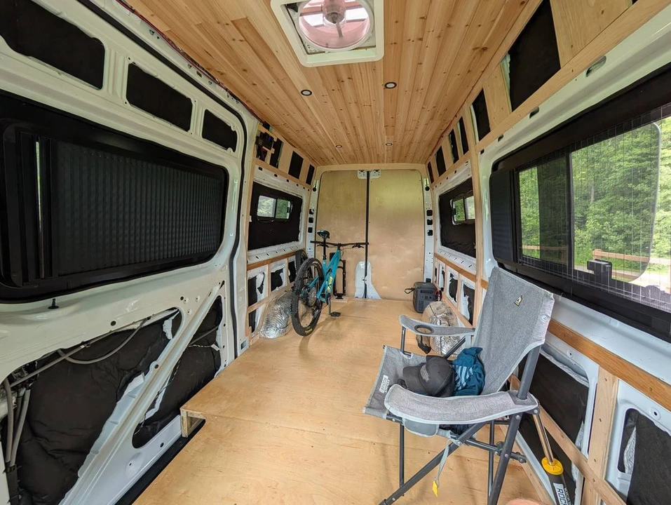2023 Mercedes-Benz VS30 Sprinter - Image 5 of 11