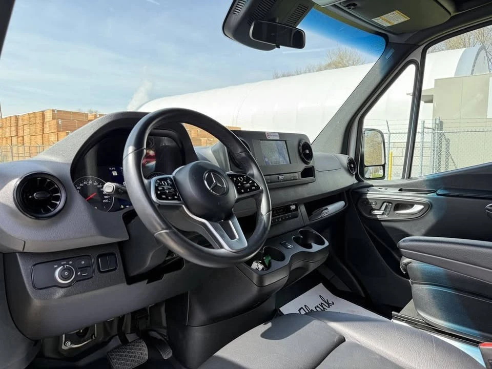 2023 Mercedes-Benz VS30 Sprinter - Image 10 of 18