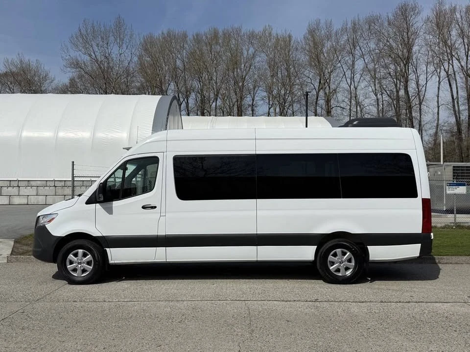 2023 Mercedes-Benz VS30 Sprinter - Image 2 of 18