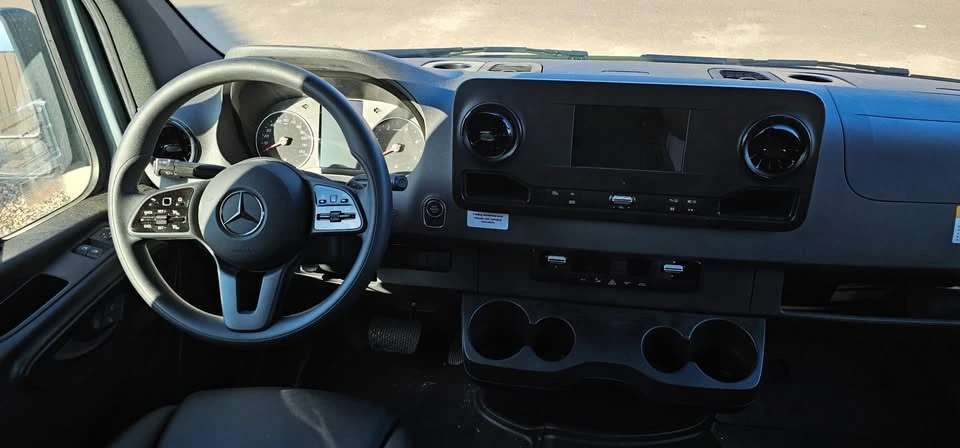 2023 Mercedes-Benz VS30 Sprinter - Image 16 of 17