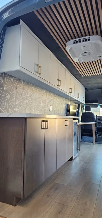 2023 Mercedes-Benz VS30 Sprinter - Image 8 of 17
