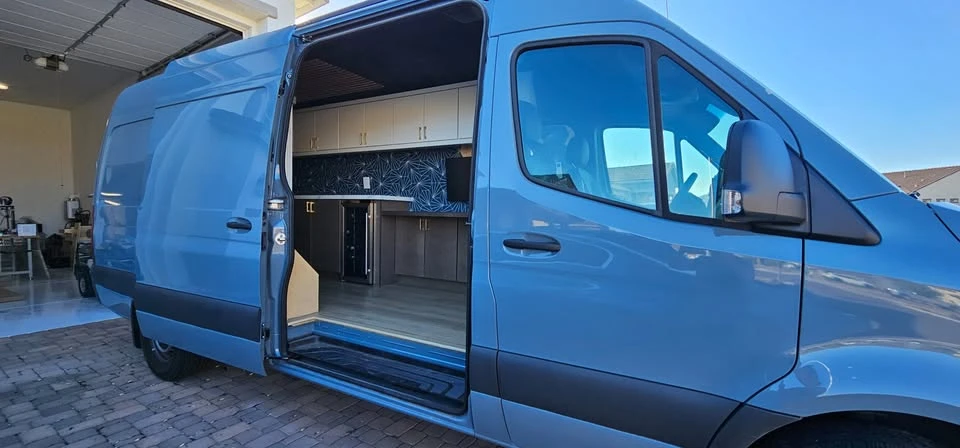 2023 Mercedes-Benz VS30 Sprinter - Image 4 of 17