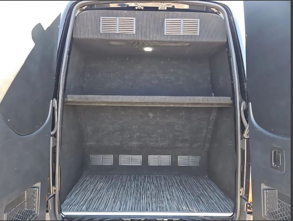 2023 Mercedes-Benz VS30 Sprinter - Image 6 of 9
