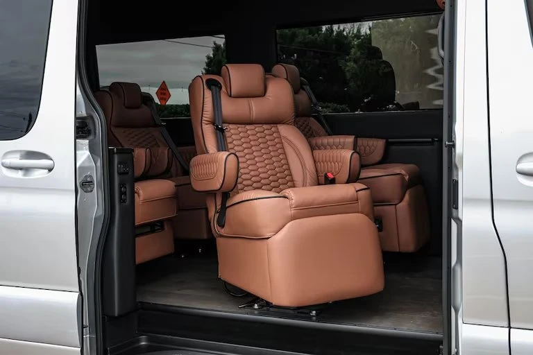 2023 Mercedes-Benz VS30 Sprinter - Image 11 of 17